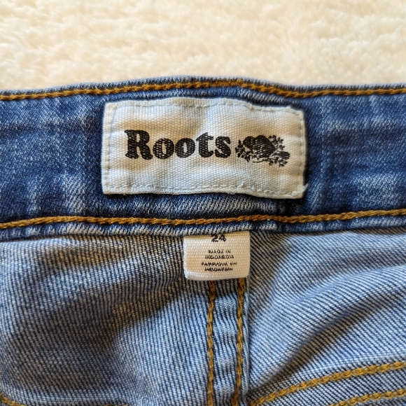 Roots Midrise Straight Jeans - Picture 4 of 5